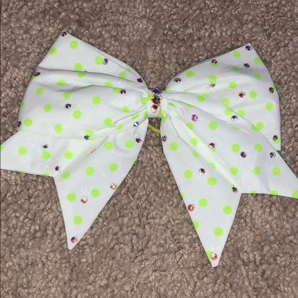 Yellow polka dot bow - Picture 1 of 1